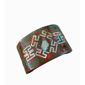 Lacquer MOP Asian Design Bracelet Cuff